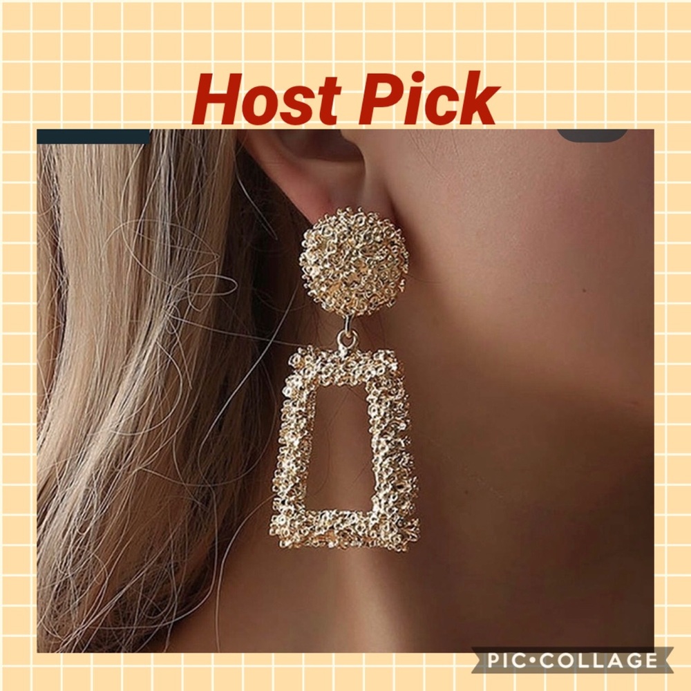 🎉HP🎉 Gold Geometric Statement Earrings